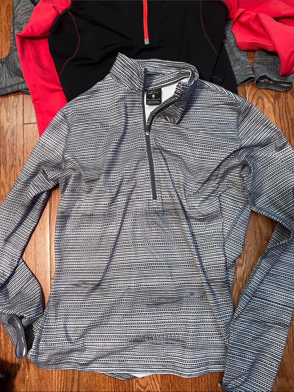 Nike 2@ xl, black and red sleeves Nike is L, gray in back is UNDER Armore XL - Picture 3 of 5